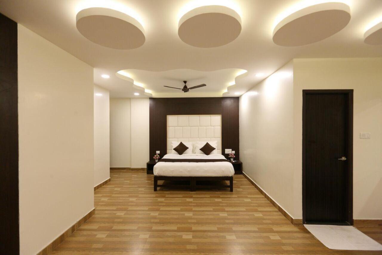 Hotel Rich Inn Ченнаи Экстерьер фото